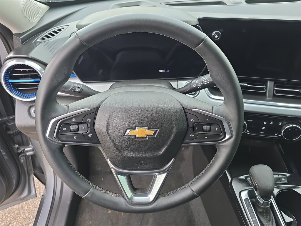 2024 Chevrolet Trax LT photo 8