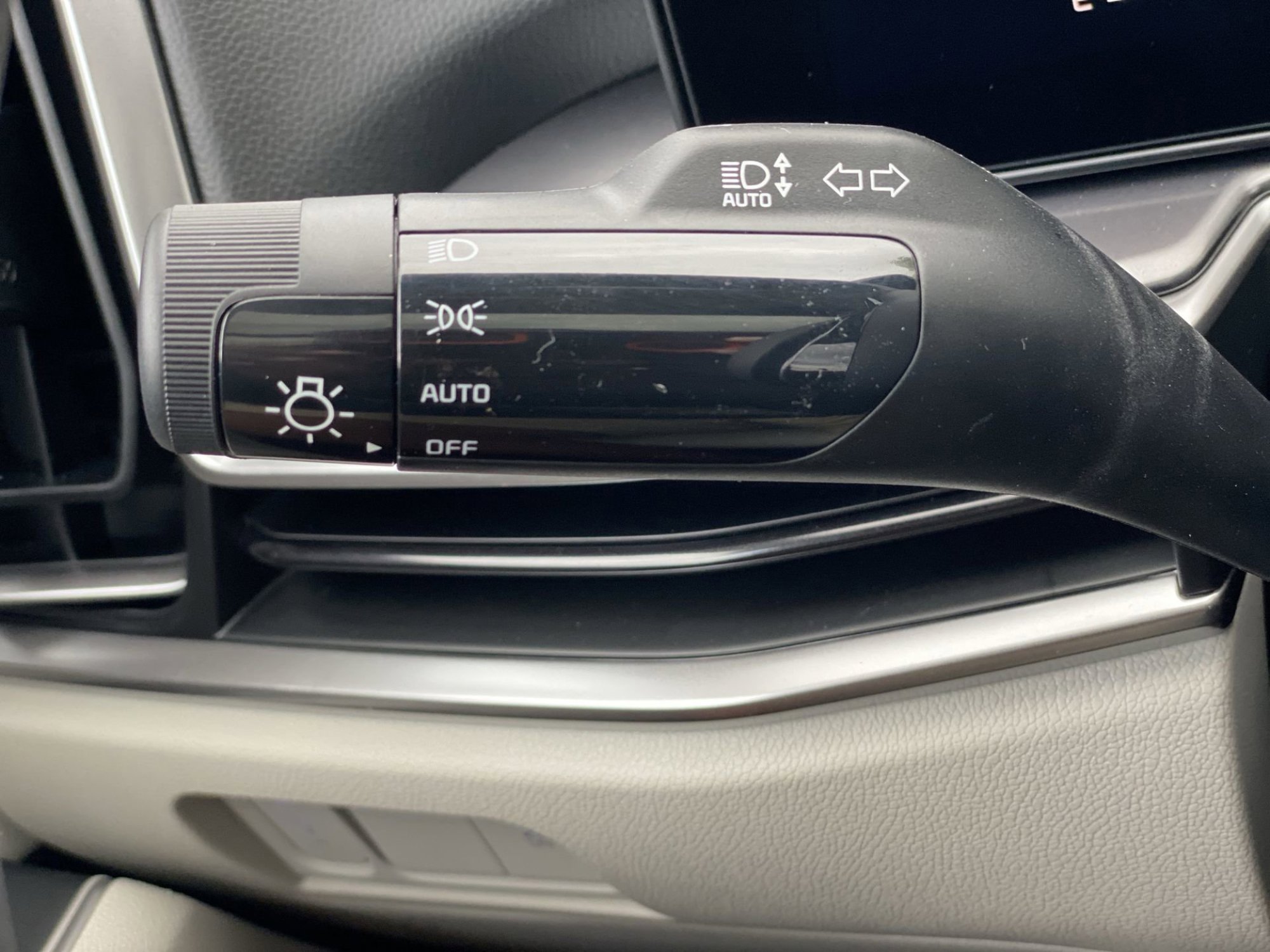 2025 Kia Sorento S photo 20