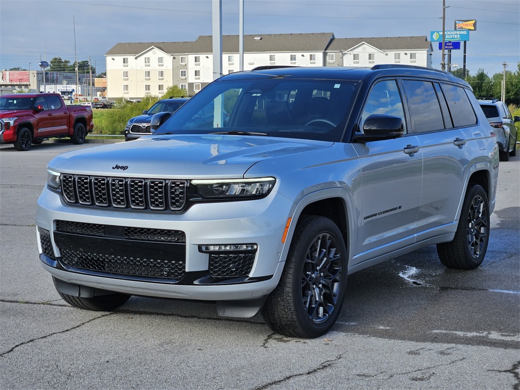 2024 Jeep Grand Cherokee L Summit photo 2