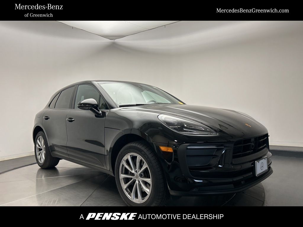 2025 Porsche Macan Base
