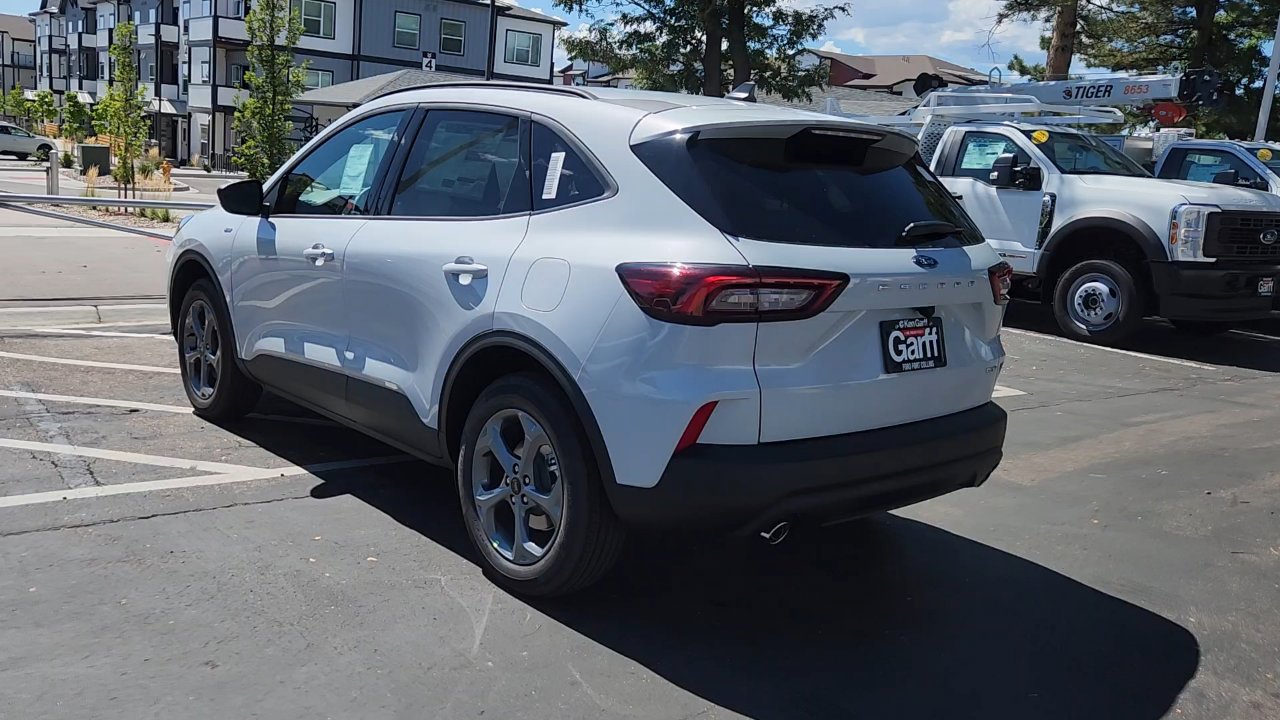 2025 Ford Escape ST-Line photo 3