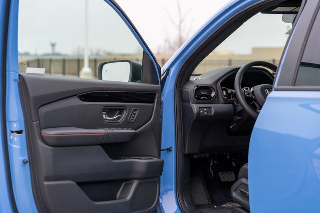 2025 Honda Pilot TrailSport photo 21