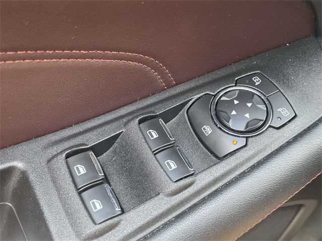 2021 Ford Edge Titanium photo 23