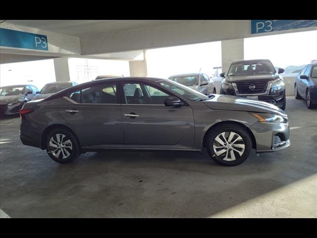 2025 Nissan Altima 2.5 S photo 4
