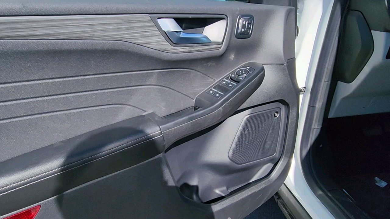 2025 Ford Escape Plug-In Hybrid photo 15