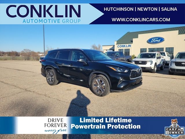 2024 Toyota Highlander XLE's photo