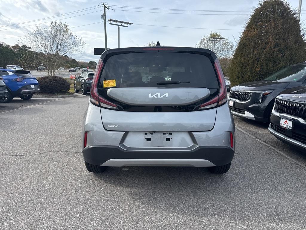 2023 Kia Soul LX photo 3