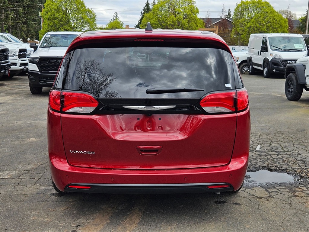 2025 Chrysler Voyager LX photo 6