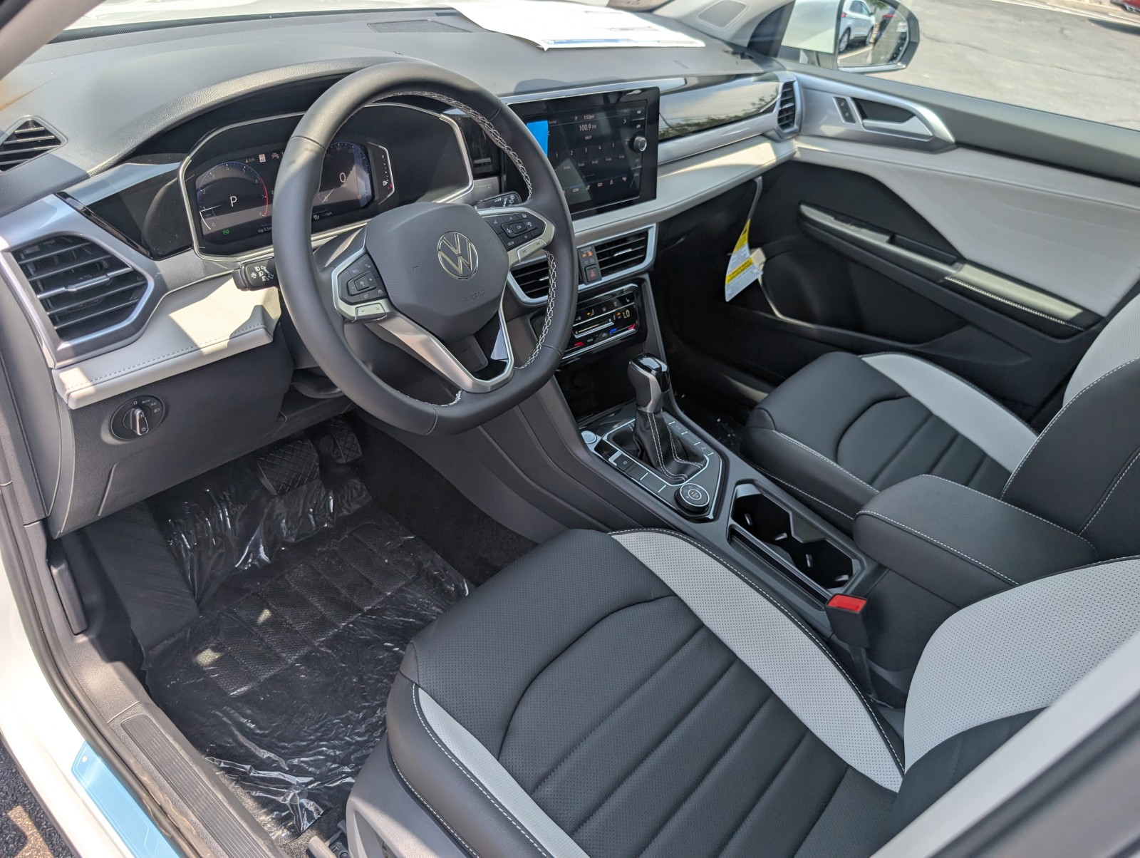 New 2025 Pure White Volkswagen SEL image 10