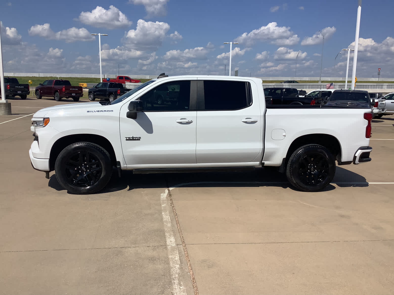 2022 Chevrolet Silverado 1500 RST photo 9