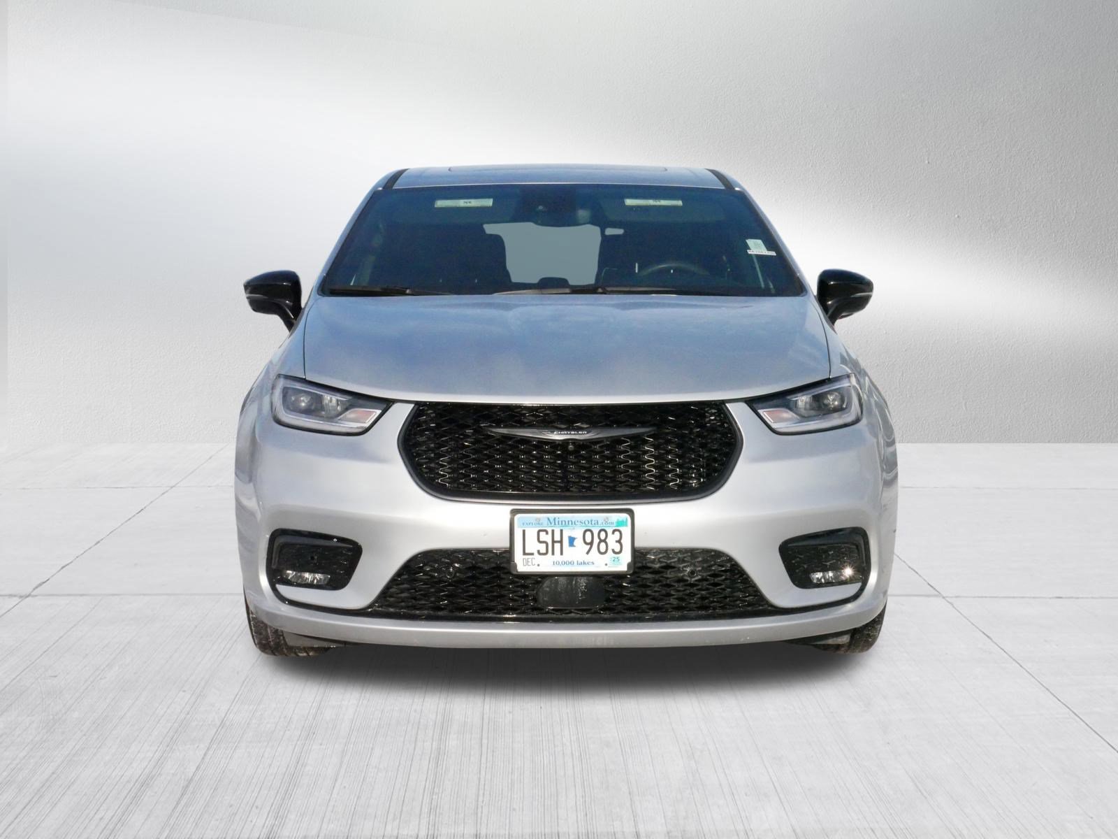 Certified 2023 Chrysler Pacifica Hybrid Limited with VIN 2C4RC1S72PR543297 for sale in Brooklyn Park, Minnesota