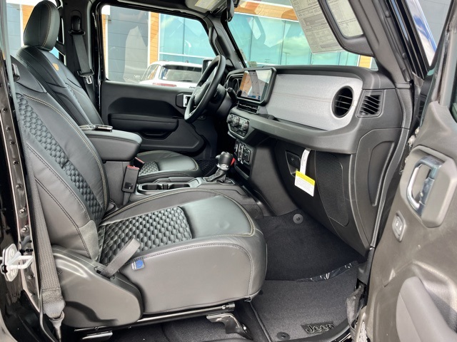 2025 Jeep Wrangler Sport photo 20