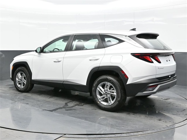 2025 Hyundai Tucson SE photo 2
