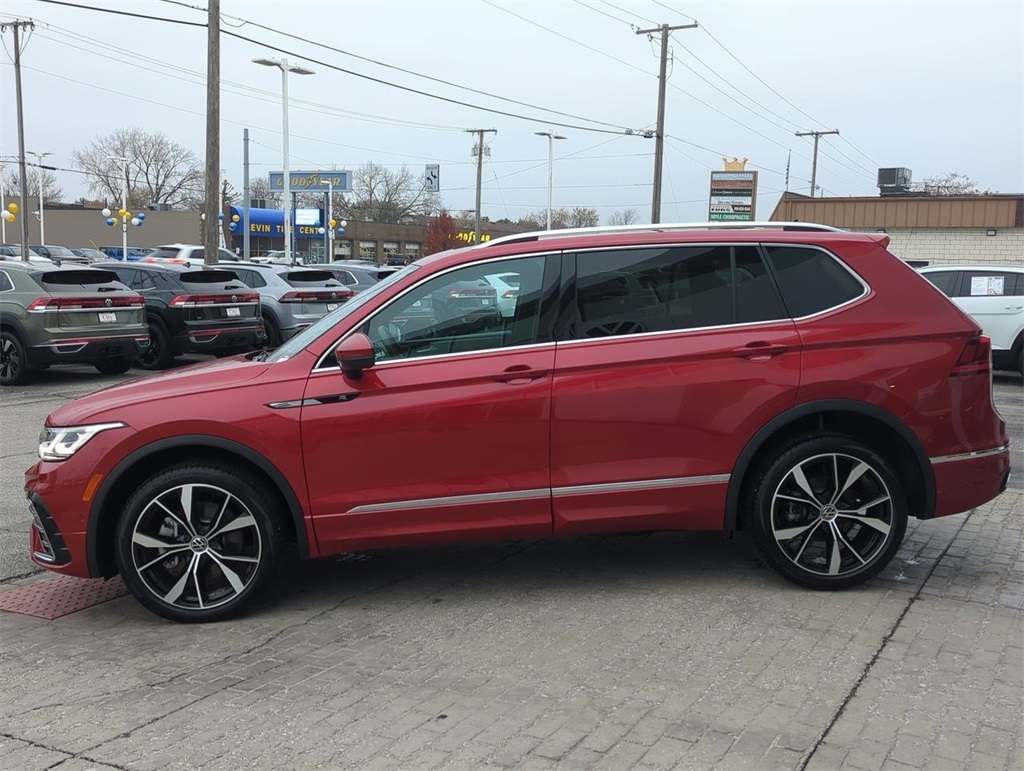 2024 Volkswagen Tiguan SEL R-Line Black photo 2