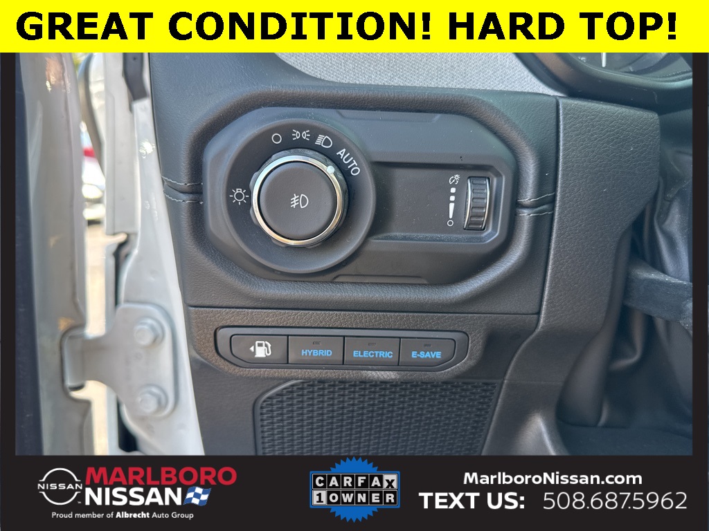 2024 Jeep Wrangler Sahara 4xe photo 16