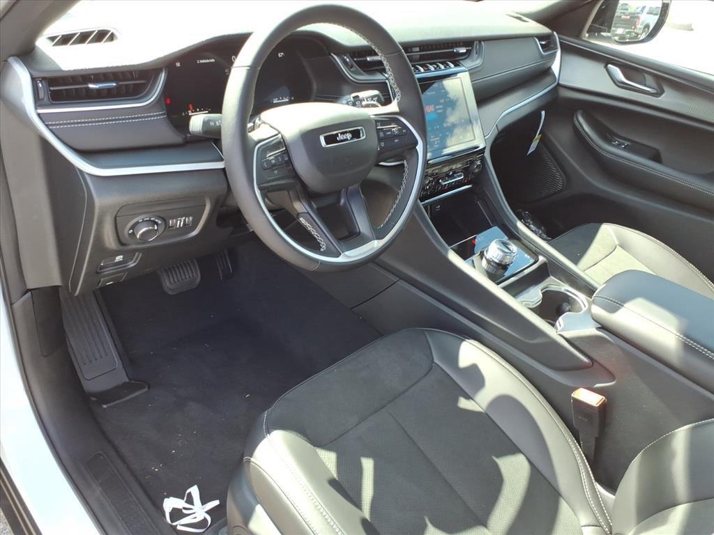 2025 Jeep Grand Cherokee Altitude X photo 4