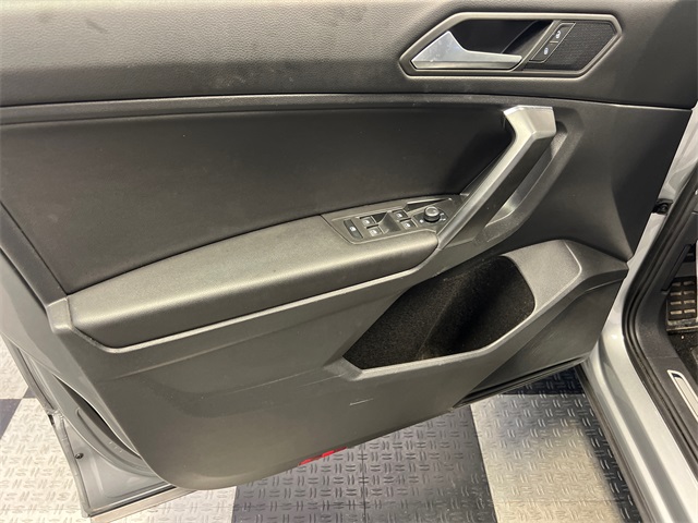 2021 Volkswagen Tiguan SE R-Line Black photo 6