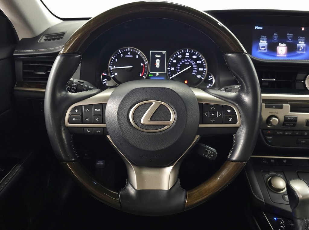 2016 Lexus ES 350 photo 16