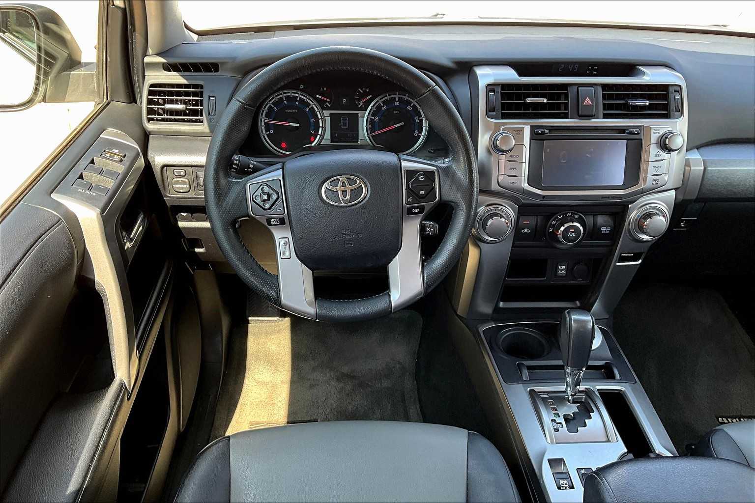 2016 Toyota 4Runner SR5 Premium photo 4