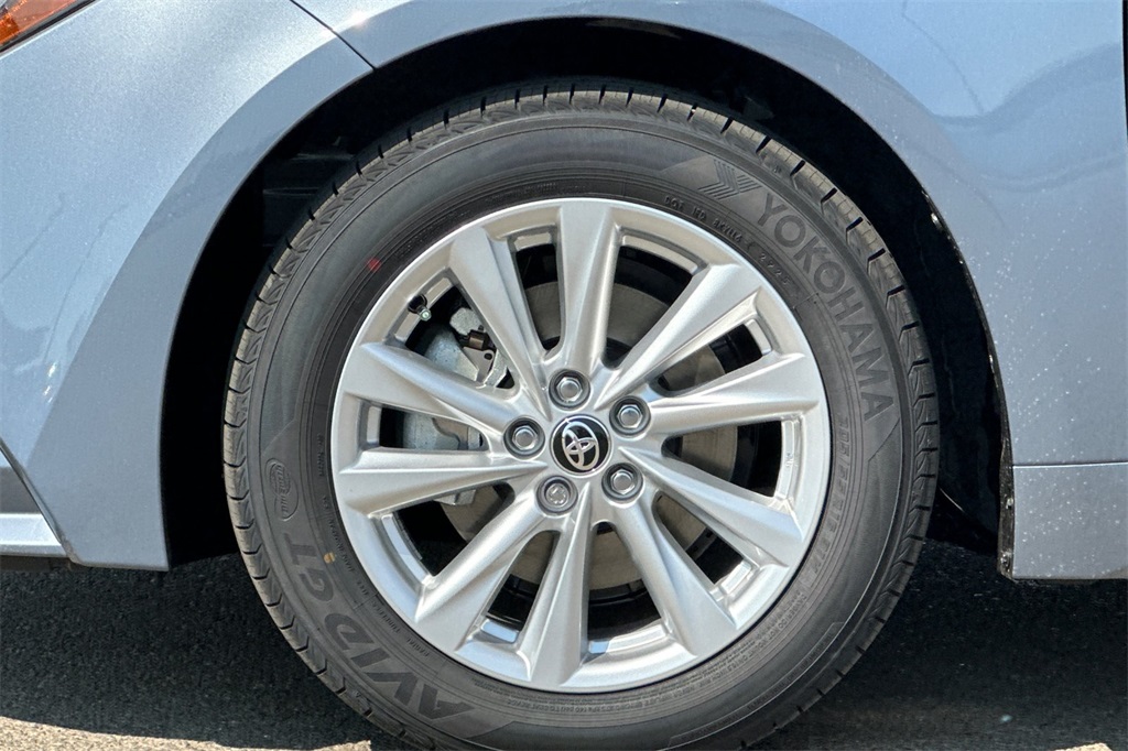 2025 Toyota Corolla LE photo 24