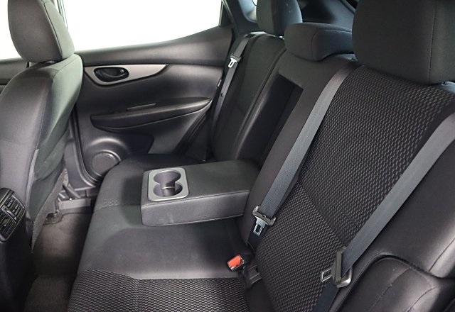 2022 Nissan Rogue Sport S photo 16