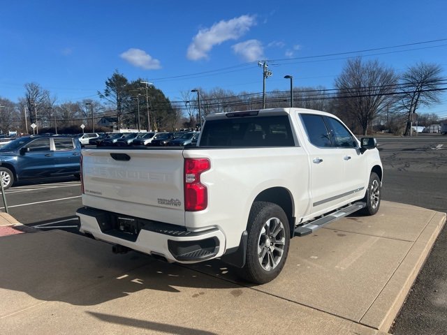 2024 Chevrolet Silverado 1500 High Country photo 3