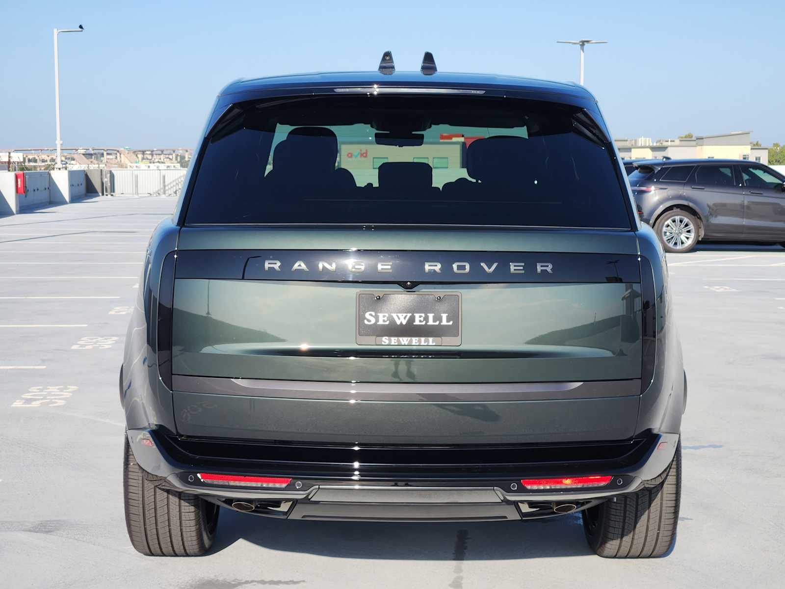 2025 Land Rover Range Rover SE photo 6