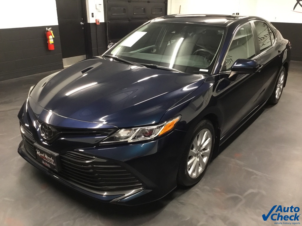 2020 Toyota Camry LE photo 5