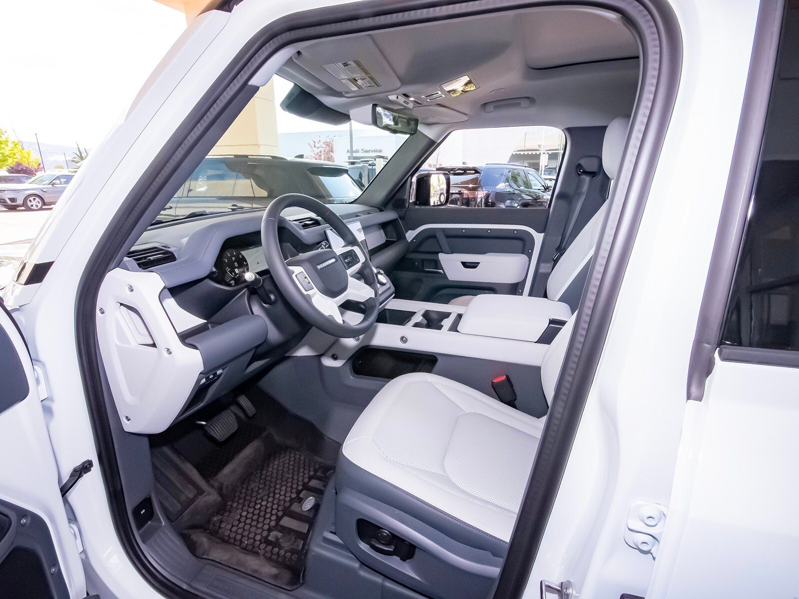 2025 Land Rover Defender 110 S photo 36