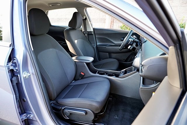 Used 2024 Blue Hyundai SE image 12