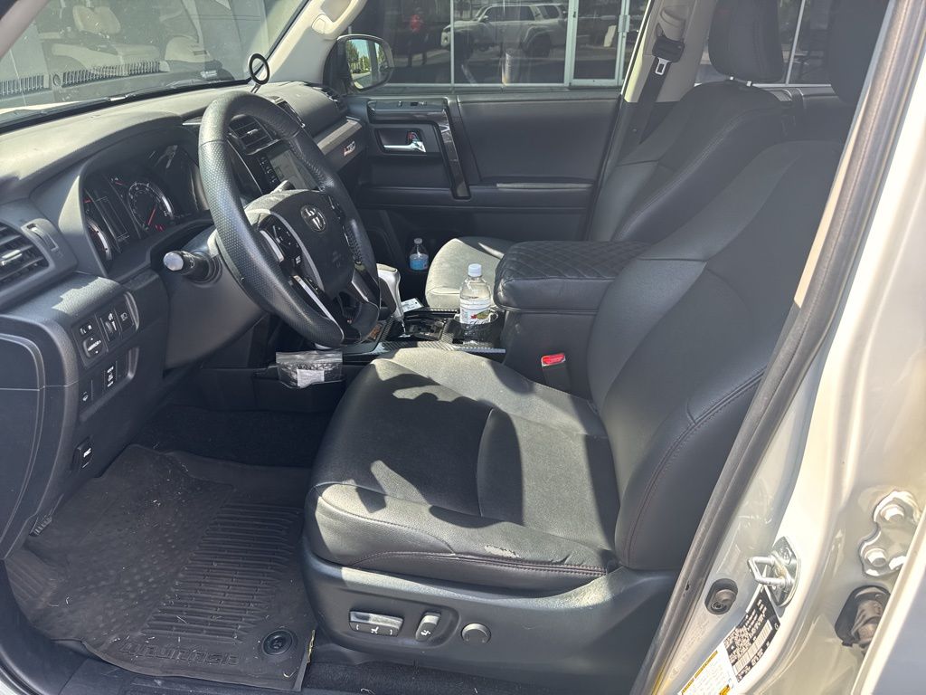 2021 Toyota 4Runner TRD Off-Road Premium photo 4