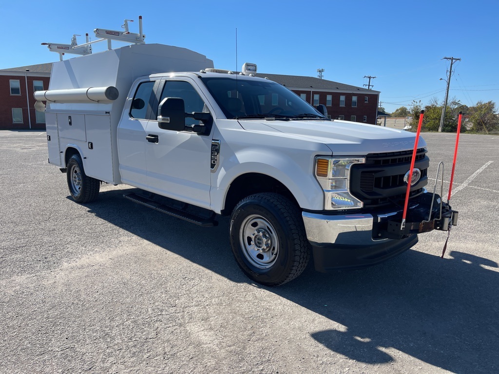 2020 Ford F-350 Super Duty Chassis Cab XL's photo