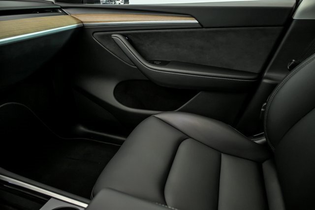 2024 Tesla Model Y Long Range photo 25