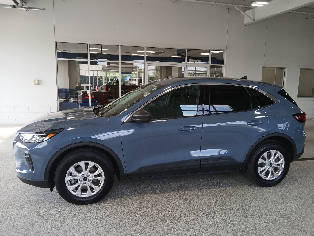 2023 Ford Escape Active photo 2