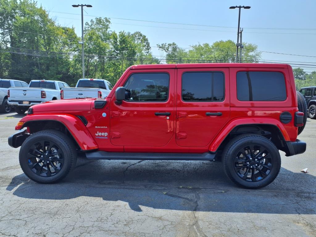 2022 Jeep Wrangler Unlimited Sahara 4xe photo 6