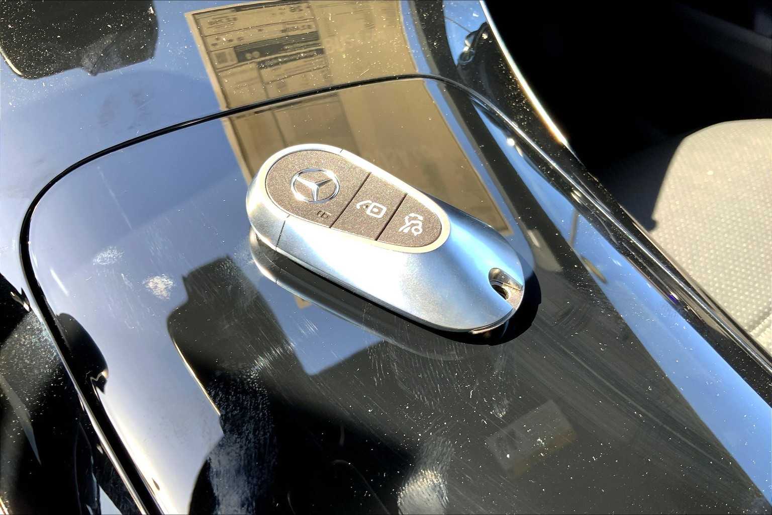 2025 Mercedes Benz GLC 300 4MATIC photo 21