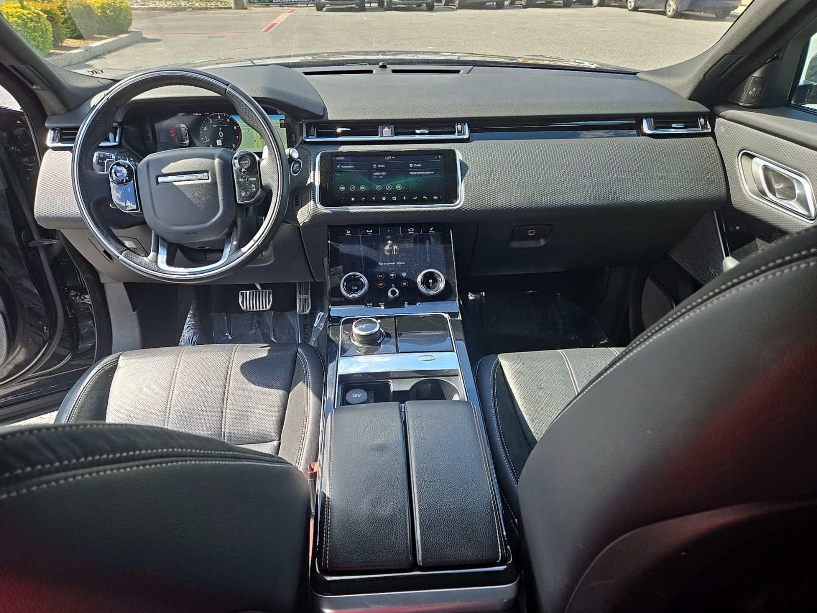 2018 Land Rover Range Rover Velar SE photo 2