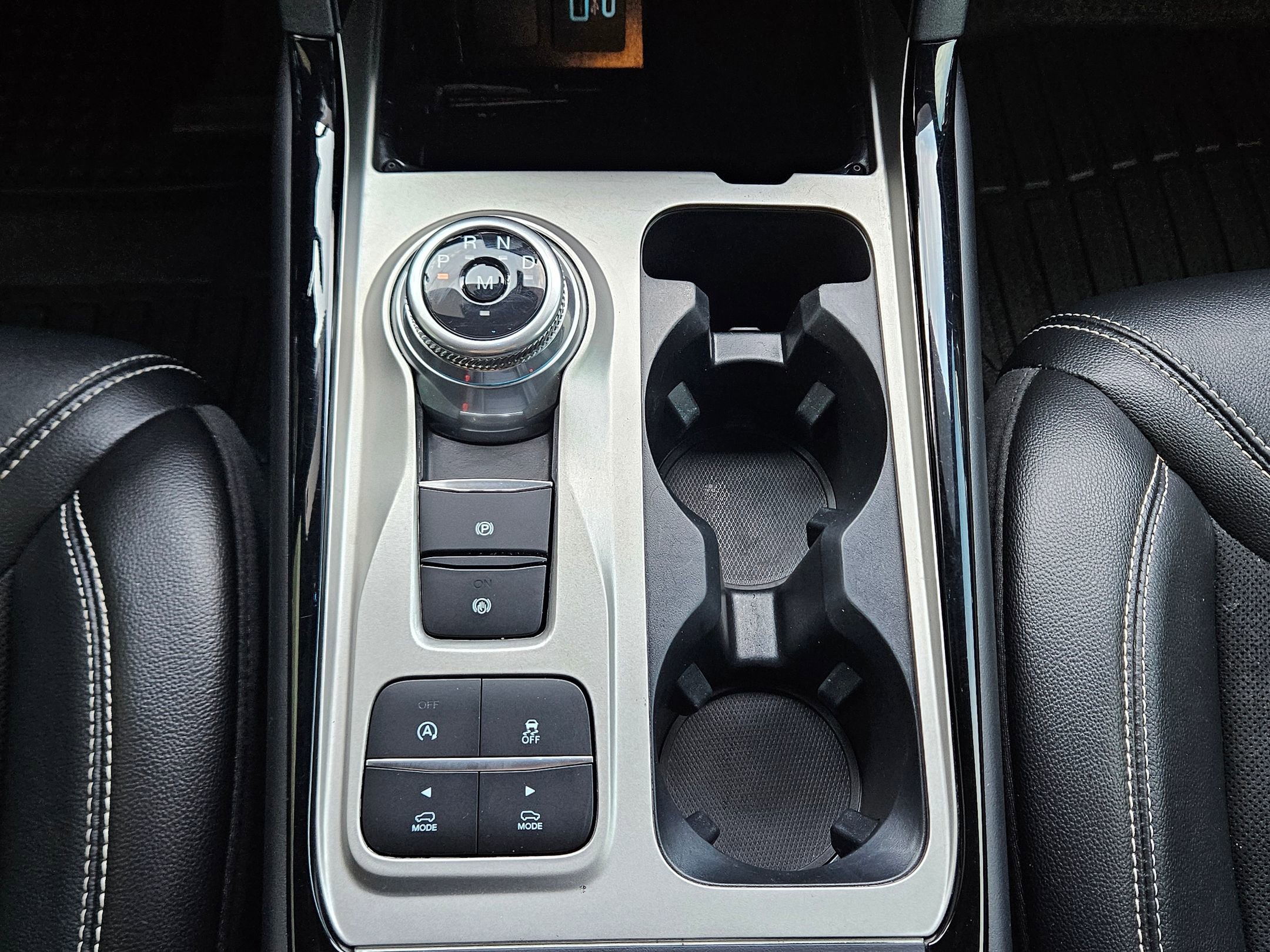 2023 Ford Explorer ST photo 12