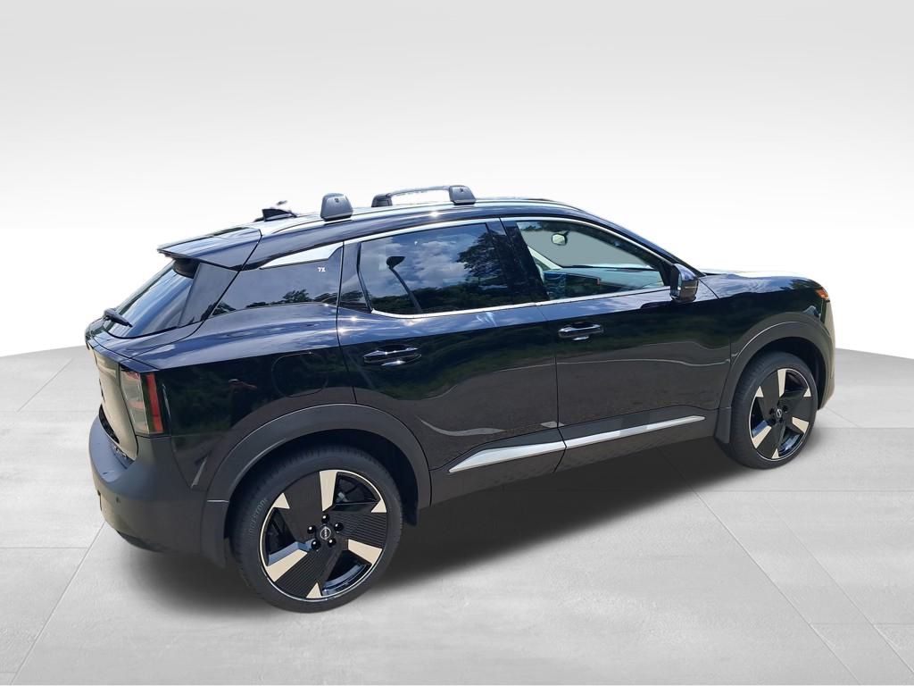2025 Nissan Kicks SR photo 3