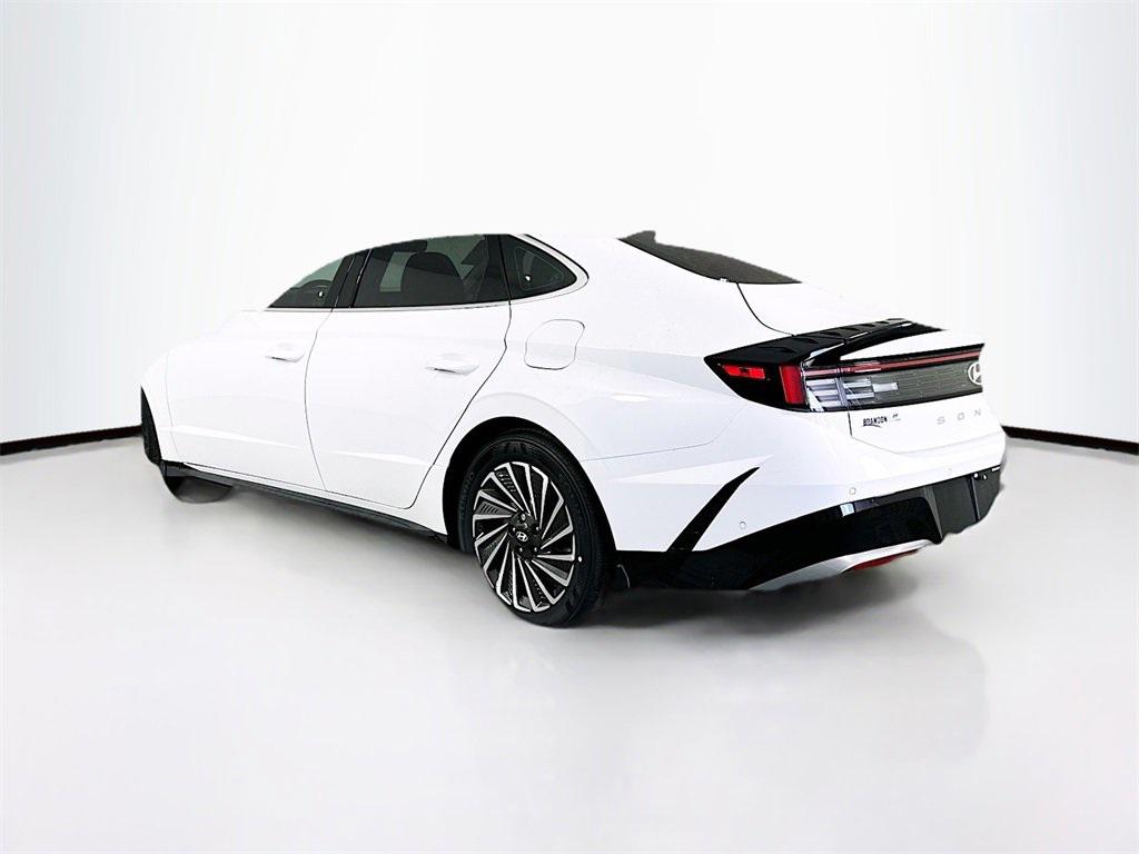 2025 Hyundai Sonata Hybrid Limited photo 4