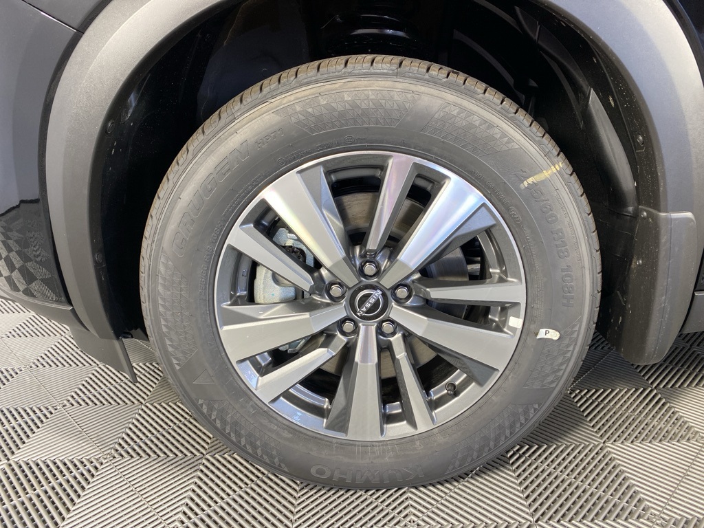 2025 Nissan Pathfinder SL photo 3