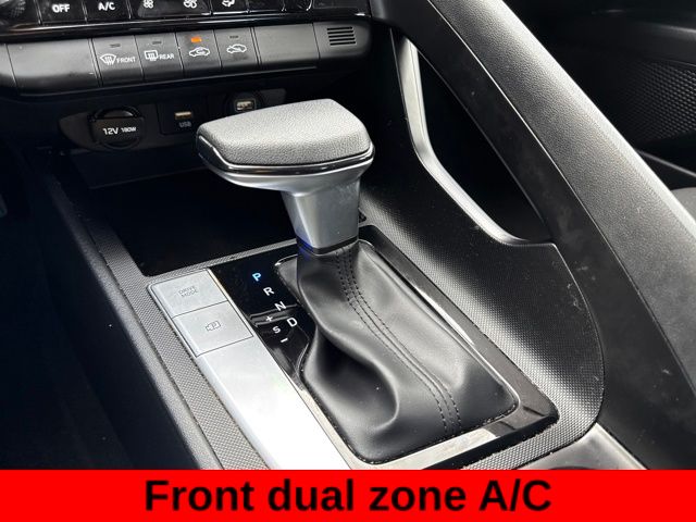 2023 Hyundai Elantra SEL photo 8