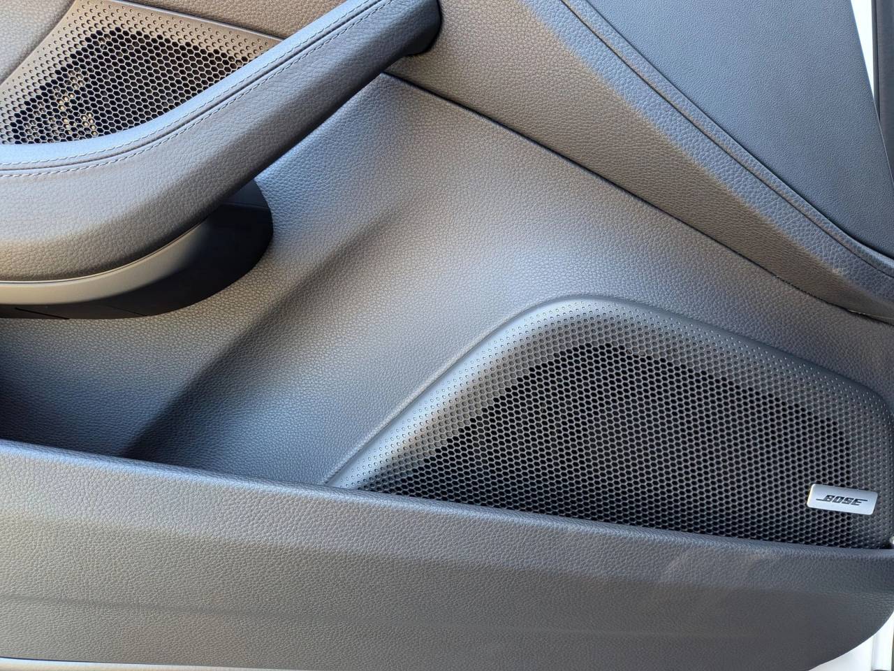2025 Porsche Panamera Base photo 13