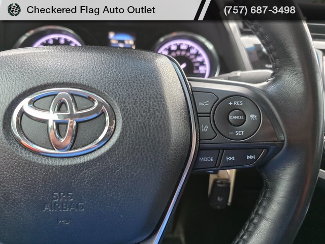 2019 Toyota Camry SE photo 14