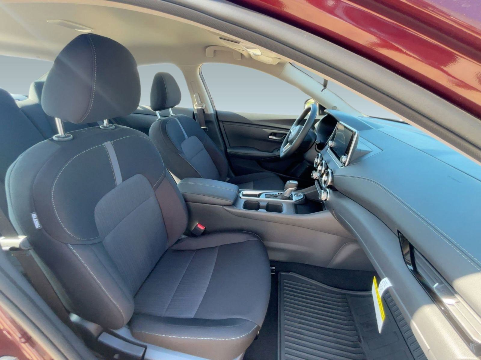 2025 Nissan Sentra SV photo 27