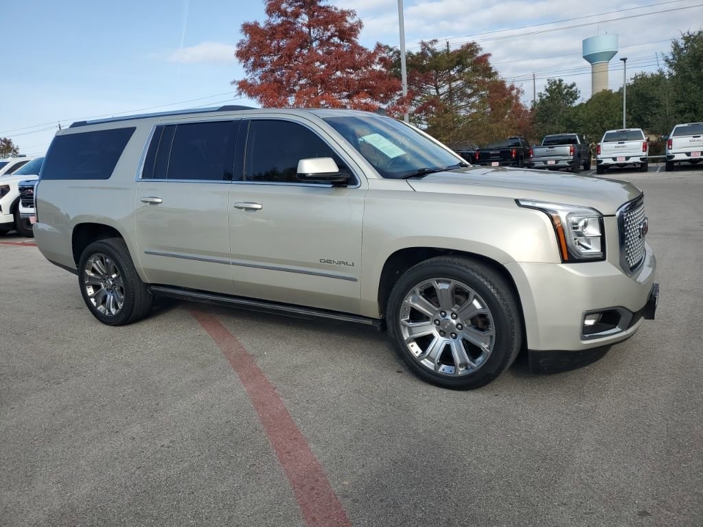 2015 GMC Yukon XL Denali's photo