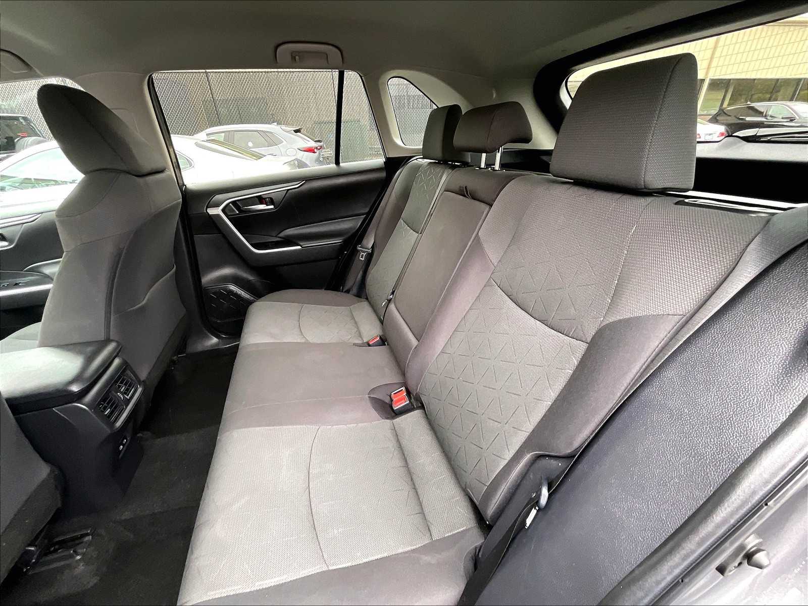 2024 Toyota RAV4 XLE photo 15