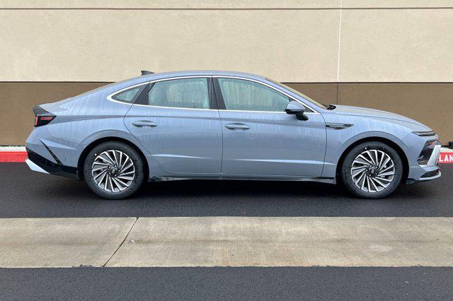2025 Hyundai Sonata Hybrid SEL photo 4