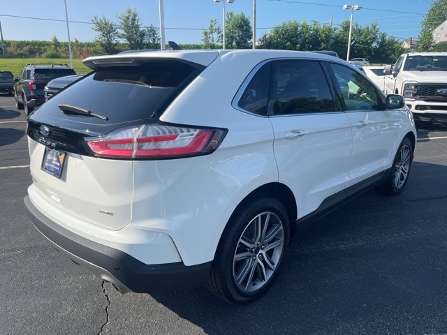 2022 Ford Edge Titanium photo 5