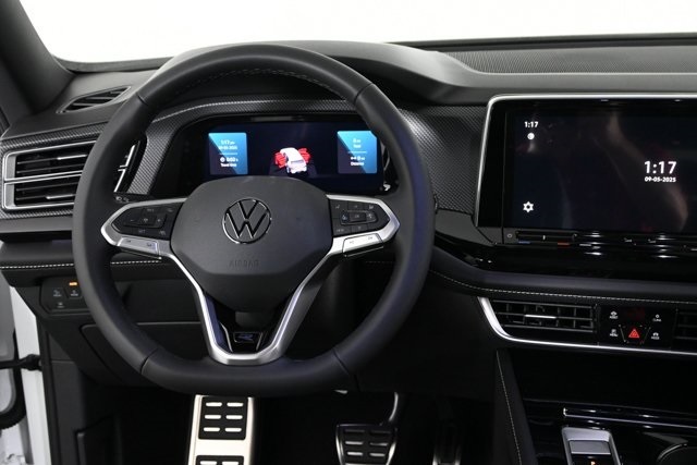 2026 Volkswagen Atlas Cross Sport SEL Premium R-Line photo 3